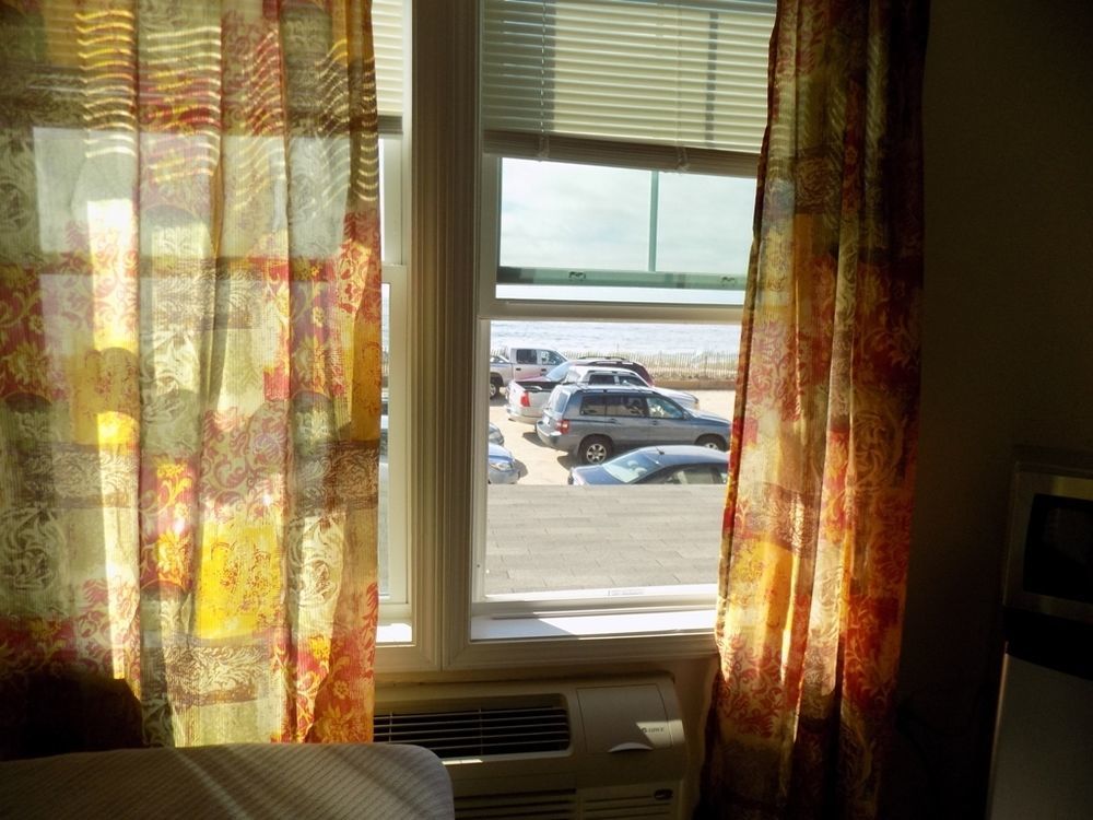 Misquamicut Beach Front Inn Westerly Eksteriør billede