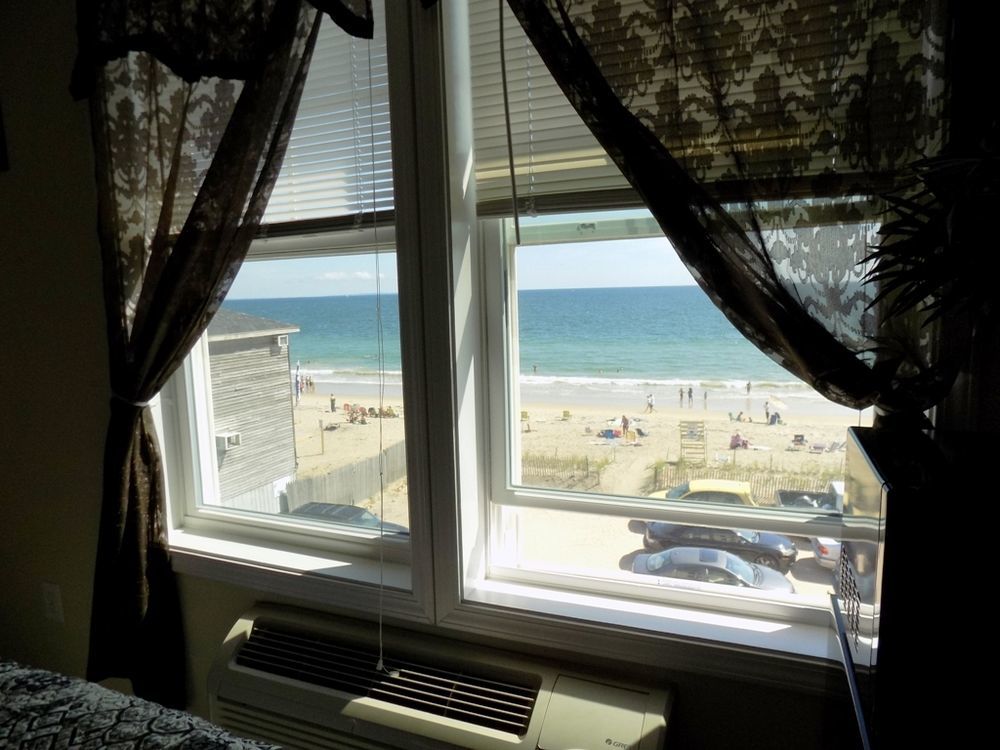 Misquamicut Beach Front Inn Westerly Eksteriør billede
